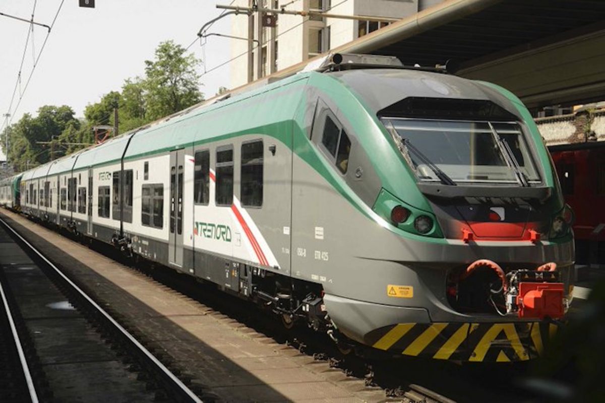 Carrozza allagata e al buio, Trenord: “Colpa di un finestrino aperto”