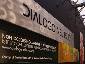 Dialogo nel buio a Milano: il percorso organizzato dall’Istituto dei ciechi