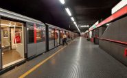 Milano, metro rossa ferma