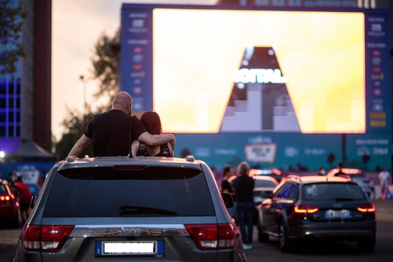 drive in milano aida