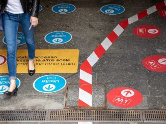 Milano, multa ai senza mascherina in metropolitana
