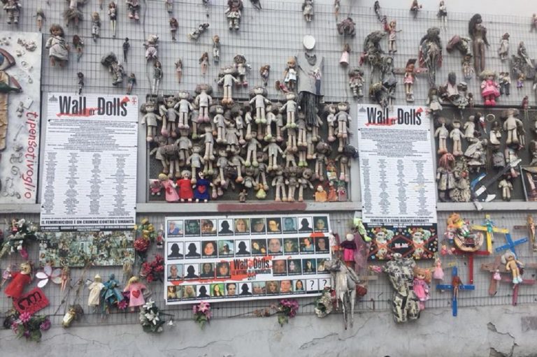 wall of dolls bruciato milano