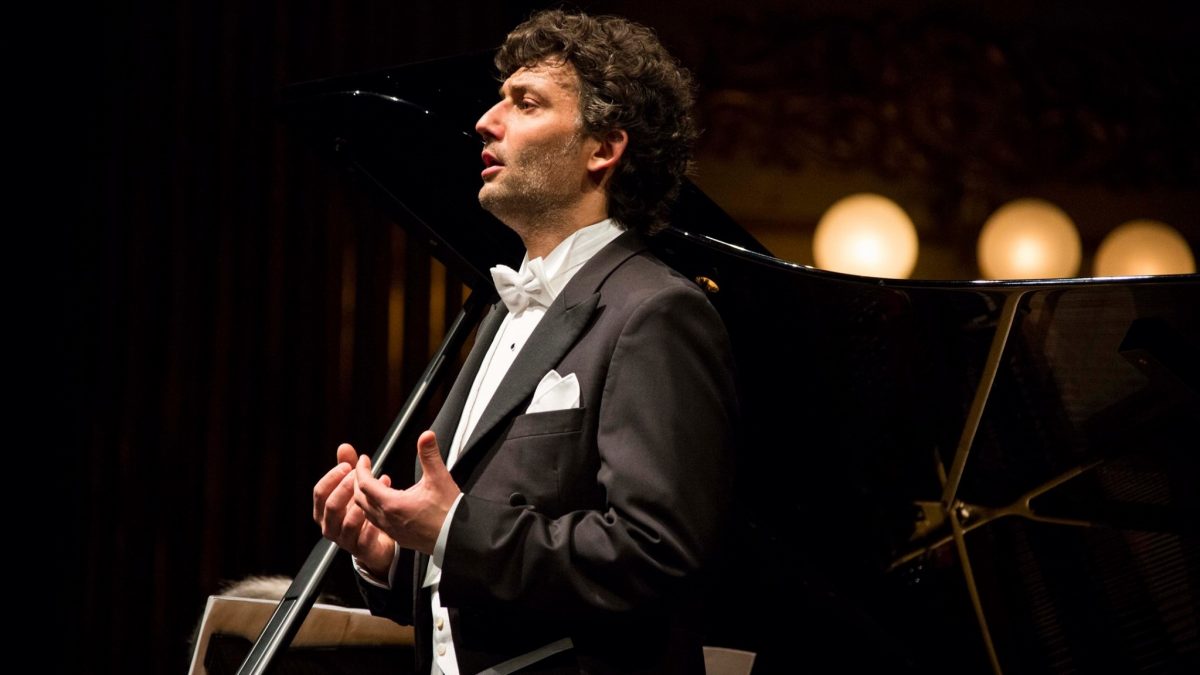 L’Aida alla Scala salta ma il pubblico premia la voglia di ripartire