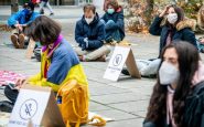 Milano, al liceo Bottoni didattica a distanza in cortile