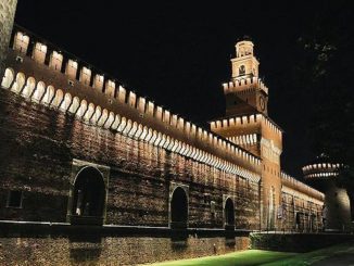 Gli effetti del lockdown: Milano deserta, la notte solo runner e pusher