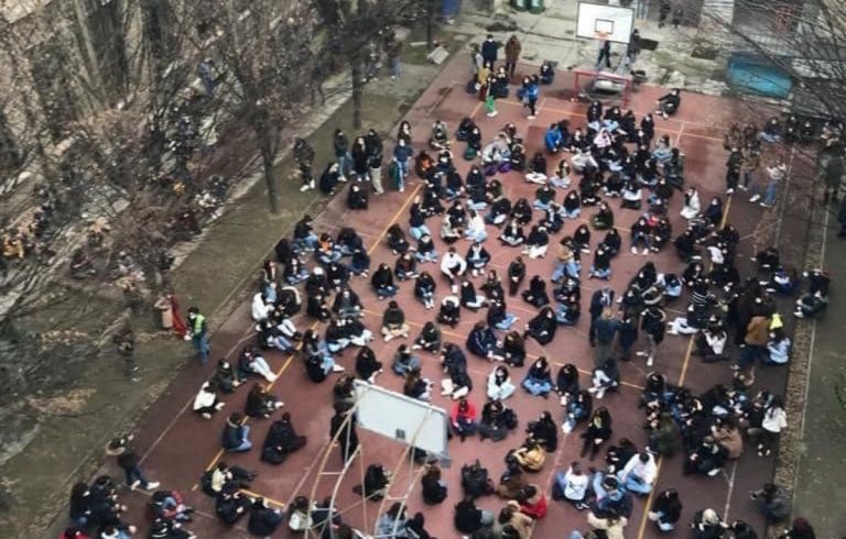 studenti in sciopero al liceo Berchet