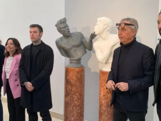 Presentata alla Triennale la doppia scultura di Fedez e Vezzoli