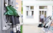 Benzina Milano: in quasi tutti i distributori scende sotto i 2 euro al litro