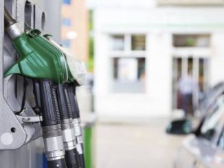 Benzina Milano: in quasi tutti i distributori scende sotto i 2 euro al litro