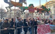 Giostrai in protesta a Palazzo Marino per il 'no' del luna park al Parco Sempione