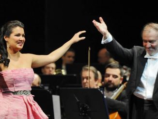 Teatro alla Scala, Anna Netrebko non salirà sul palco: "Sto bene, ma non vengo"