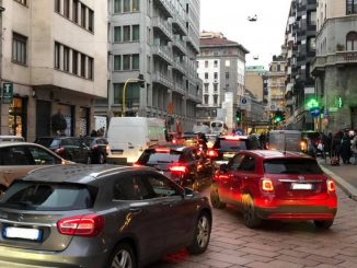 Traffico a Milano, superati i livelli pre Covid: sottoutilizzati metrò e bus