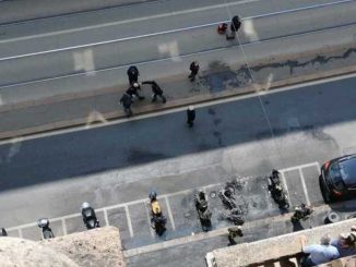 Incendio in via Larga, a fuoco 3 scooter: non ci sono feriti