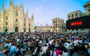 Stranger Things 4: migliaia di persone in piazza Duomo per l'anteprima
