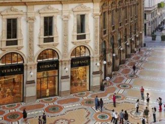 Il Comune dovrà risarcire Versace per mancato rinnovo del contratto in Galleria