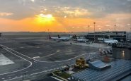Ripartenza estiva a ostacoli, caos negli aeroporti: bloccato il 2% dei voli