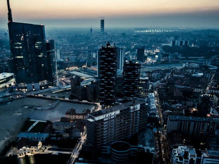 Milano scommette sugli under 30: il costo della casa rimane un ostacolo