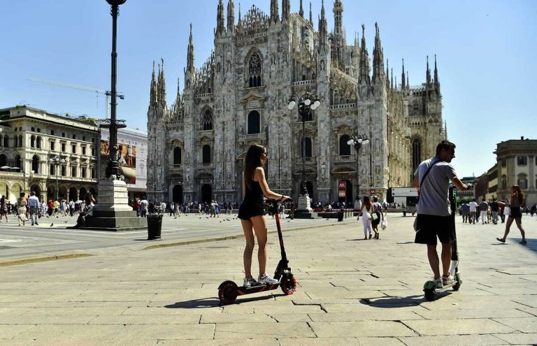 A Milano arrivano nuove regole per i monopattini elettrici