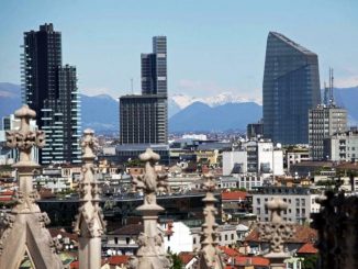 A Milano si ferma l'ascensore sociale: aumentano i costi delle case ma non gli stipendi