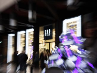 A Milano chiude Gap, il negozio in corso Vittorio Emanuele: addio al marchio Usa