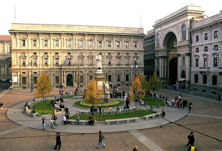 Settimana corta per i dipendenti degli uffici pubblici di Milano: l'ipotesi