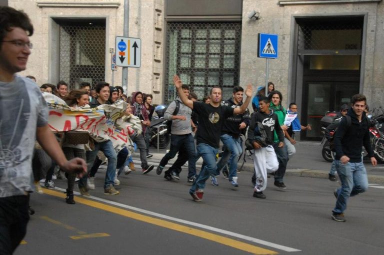 Gli studenti di Milano hanno proclamato il primo sciopero contro il governo di Giorgia Meloni