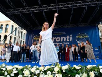 Elezioni politiche, il comizio di Giorgia Meloni in piazza Duomo: "Vincere qui è fondamentale"