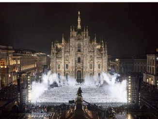 Moncler imbianca piazza del Duomo: presenti 18.000 spettatori alla sfilata