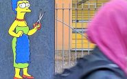 Cancellato il murale di Marge Simpson che si taglia i capelli in ricordo di Mahsa Amini