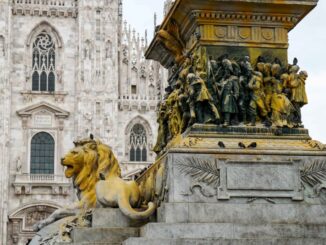 Statua di piazza Duomo