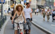 Ciclista travolta a Milano