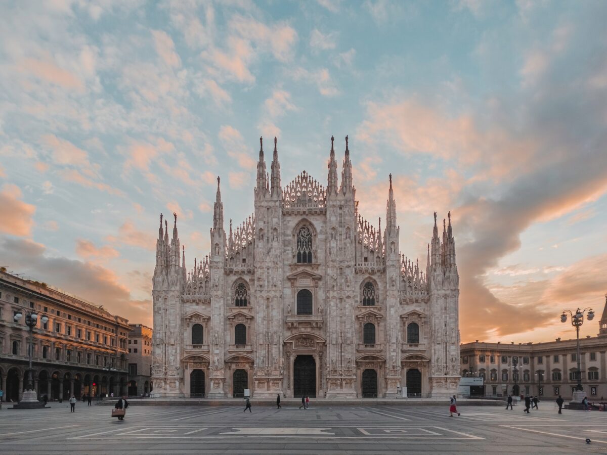 Il comune di Milano costretto ad annullare multe a causa dei ritardi di notifica