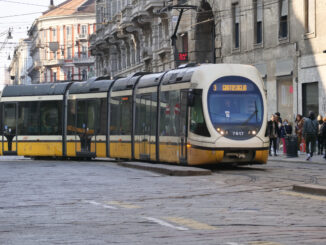 incidente stradale tram milano