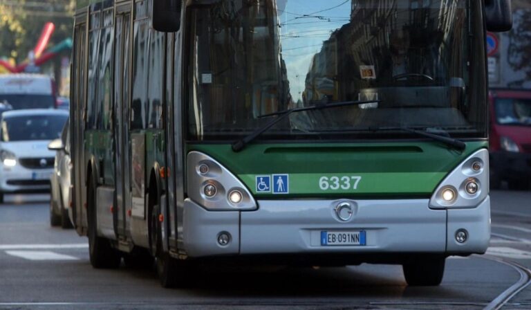 Bus 81 Milano: fermate, capolinea, orari e percorso