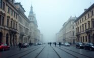 Vista di Milano avvolta nella nebbia autunnale