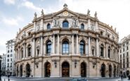 Vista della Scala di Milano, simbolo di cultura e arte