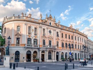 Vista panoramica di Napoli con monumenti storici