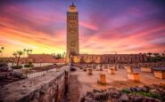 moschea koutoubia al mattino marrakech foto istock