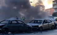 cinque auto in fiamme indagini in corso per scoprire lorigine dellincendio python 1755929143