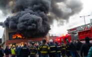incendio in centro citta lascia 5 feriti e provoca evacuazioni python 1758761639
