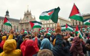 milano in protesta corteo per gaza tra tensioni e solidarieta crescente python 1758587859