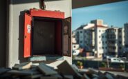 vandalismo e defibrillatori la vera crisi della nostra societa python 1757503311
