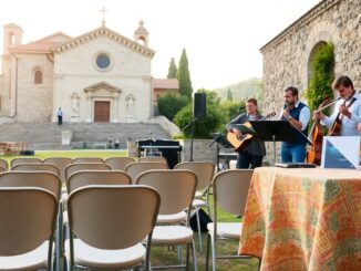 fiori tra le rocce un evento musicale emozionante che tocca il cuore 1762738567