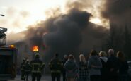 incendio in via giovanni de predis evacuazione di emergenza e un ferito registrato 1763376701