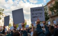 proteste a corsico contro le molestie olfattive la battaglia di synextra 1763965291