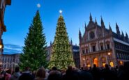 inaugurazione dellalbero di natale a milano un simbolo per i giochi olimpici 2026 1765239837