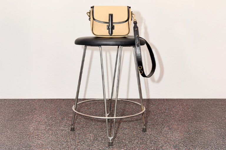 Collezioni informali che esaltano lo stile femminile contemporaneo