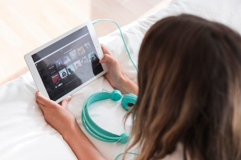 Nuove frontiere dello spettacolo: tra innovazione tecnologica e linguaggi moderni