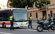 autobus travolge una moto in centro a milano quattro feriti dinamica ancora da chiarire 1772544715