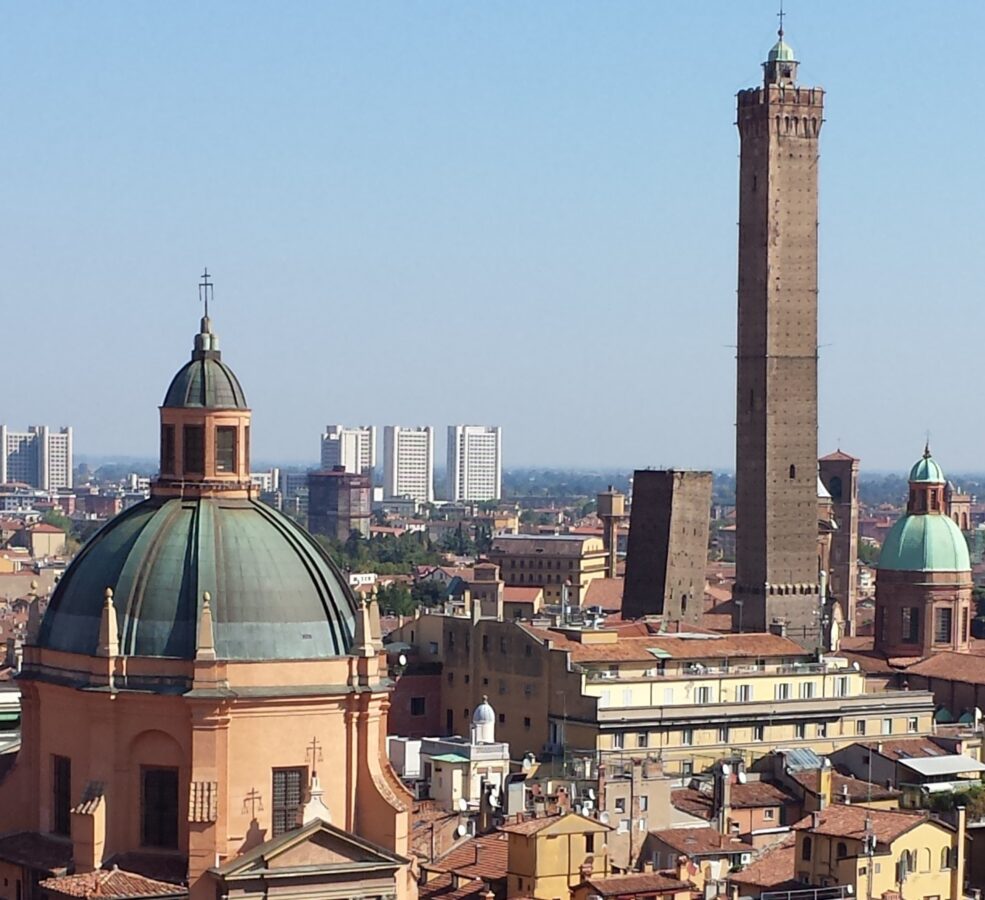 Qual è la via più bella di Bologna: Case e Hotel 3 stelle in centro dove dormire